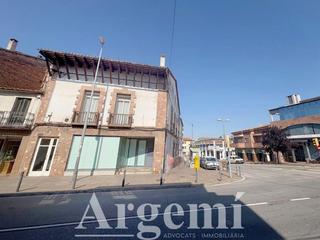 Local Comercial a Palau-solità i Plegamans. En exclusiva  local comercial esquinero en venta  centro palauso