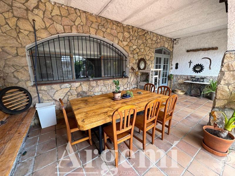 Foto 337ffbd9-b3fb-4224-868e-37fd0695cd11. Casa pareada  en venta en Martorelles