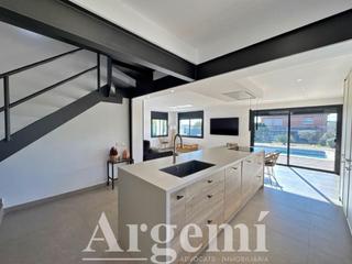 Apartament a Palau-solità i Plegamans. Precioso chalet reformdo en palausolità i plegamans