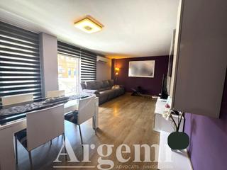 Piso en Can Clos-Pinetons. Venta  piso en ripollet