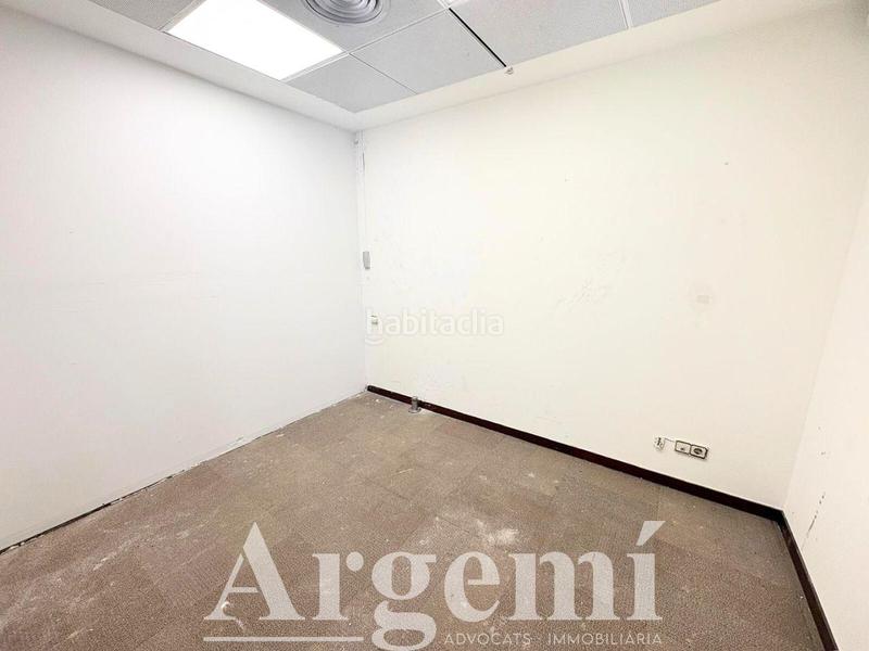 Foto cae8eae8-ddf3-4b7c-ad4a-1942f8cd8e1c. Rent business premise in Palau-solità i Plegamans