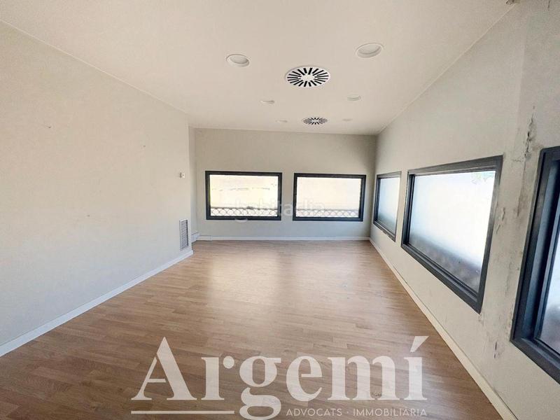 Foto dc69697d-f59e-4c7f-b869-26b5fe6cdb01. Rent business premise in Palau-solità i Plegamans