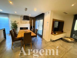 Chalet en Santa Perpètua de Mogoda. Venta chalet de alto standing en santa perpetua de la mogoda