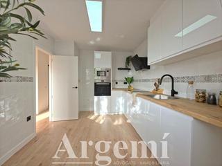 Casa a Palau-solità i Plegamans. En exclusiva casa apareada en venta totalmente reformada