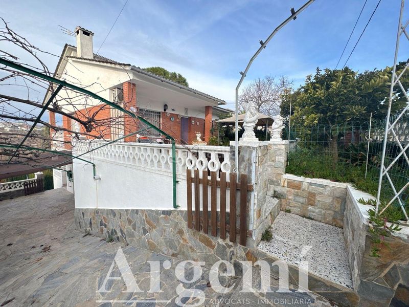 Foto 81a31e0d-d5f2-4834-92bb-33827e5c94ea. Casa amb aparcament piscina a Lliçà d´Amunt