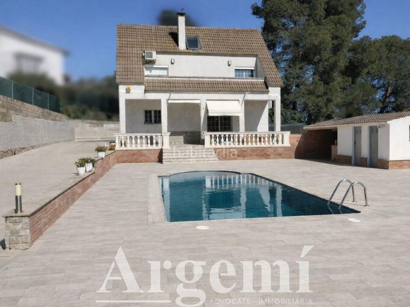 Foto 315bea3f-b895-4af7-8faa-b68f7fd61a65. Casa amb calefacció aparcament piscina a Lliçà d´Amunt