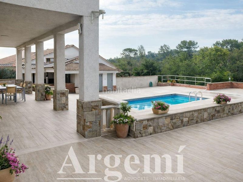 Foto 978df886-8a8f-4cfe-aeb4-d8f0eef13440. Casa amb calefacció aparcament piscina a Lliçà d´Amunt