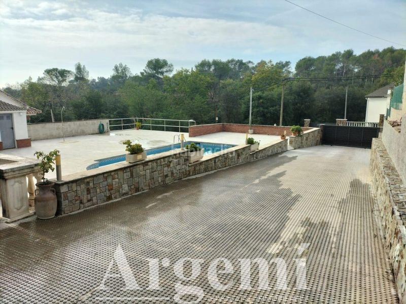Foto bc67d543-91b1-4921-a12f-aaa6e8ffddc4. Casa amb calefacció aparcament piscina a Lliçà d´Amunt