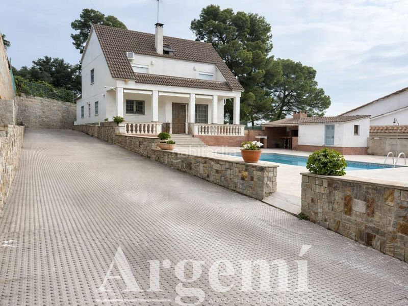 Foto fb57315f-ae35-47a7-abe3-81721074fe04. Casa amb calefacció aparcament piscina a Lliçà d´Amunt