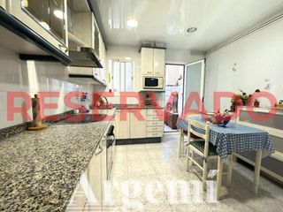 Planta baja en Congrés - Indians. Piso en venta en barcelona zona el congrés i els indians