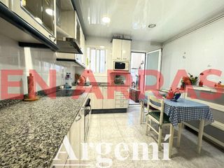 Planta baixa a Congrés - Indians. Piso en venta en barcelona zona el congrés i els indians