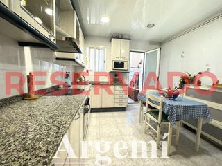 Planta baixa a Congrés - Indians. Piso en venta en barcelona zona el congrés i els indians
