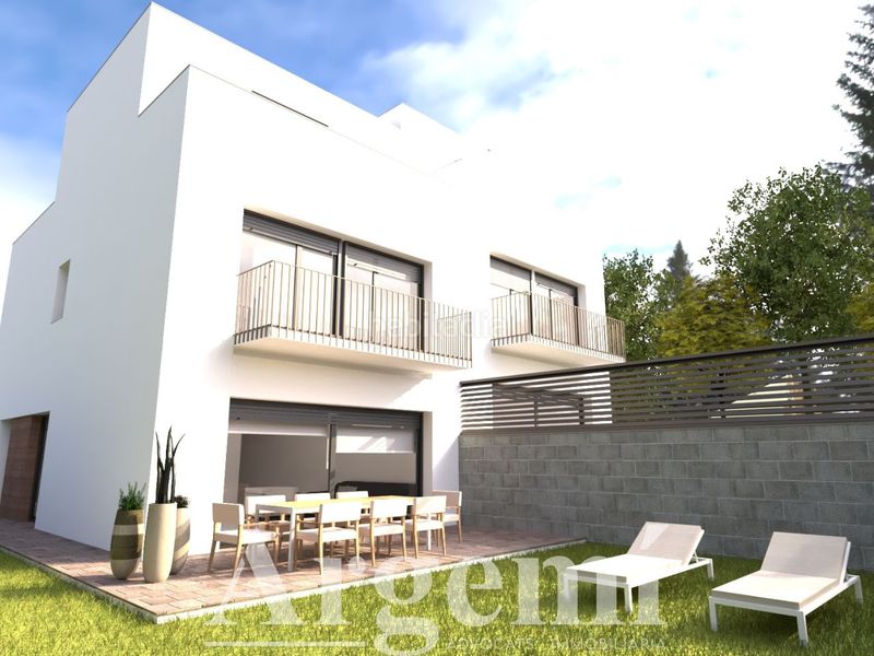 Foto bdadfafc-c6df-4eb3-b56a-a4ef3fbd0768. Casa adossada 160m<sup>2</sup> a Sentmenat