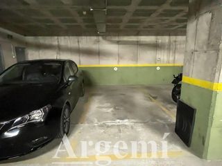 Aparcament cotxe a Palau-solità i Plegamans. Plaza de parking en palausolità i plegamans