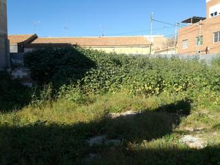 Terreny residencial  Calle hermanos pinzn. Frente licor 43