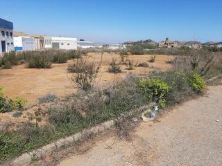 Solar industrial a Los Urrutias. Parcelas de terreno