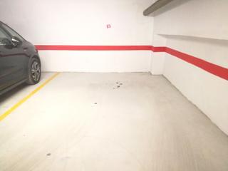Aparcament cotxe en Ciudad Jardn. Muy bien conservado