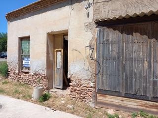 Casa  Calle pirineo. Planta baja en los dolores 53.000