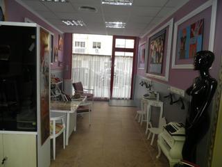 Local Comercial en La Creu Coberta. Vda. primero de mayo