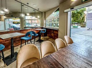 Lloguer Local Comercial a Arrancapins. Traspaso de cafeteríarestaurante en arrancapins