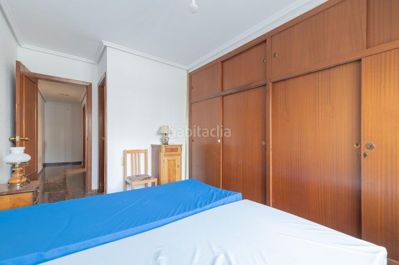 Foto a84cc213-26d3-417e-b1ec-7c1922271200. Pis amb aparcament a Russafa Valencia