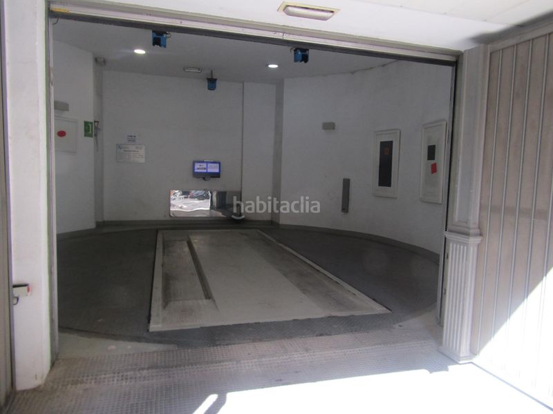 Foto f6b0c775-5184-4c03-bf3b-7a0a7b1d07b9. Aparcament cotxe a Sant Francesc Valencia
