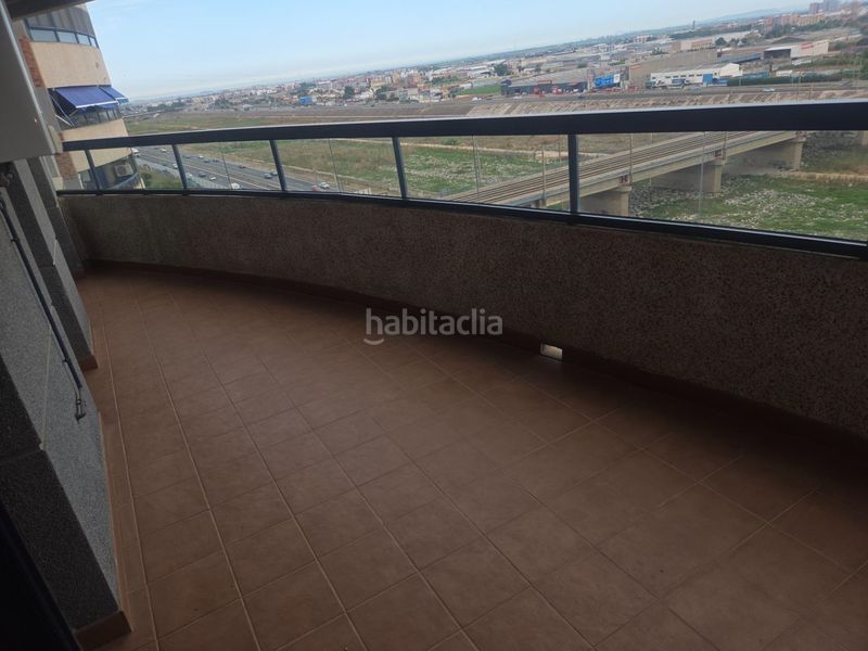 Foto a1766318-1177-40f2-9465-62ca38bab63e. Alquiler piso rafael lapesa melgar edificio valturia en Valencia