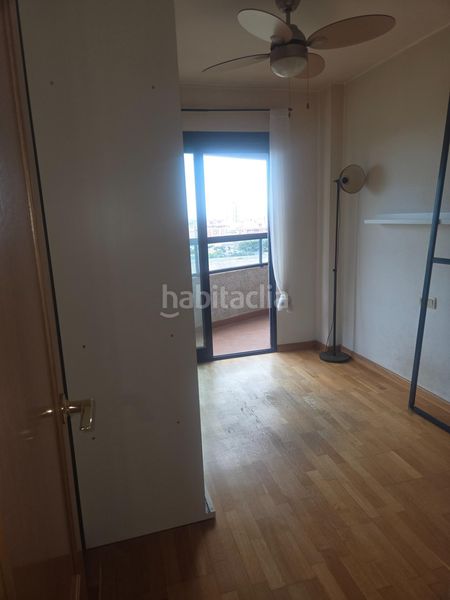Foto a2ba9306-d583-4e35-978b-035985b0b203. Alquiler piso rafael lapesa melgar edificio valturia en Valencia