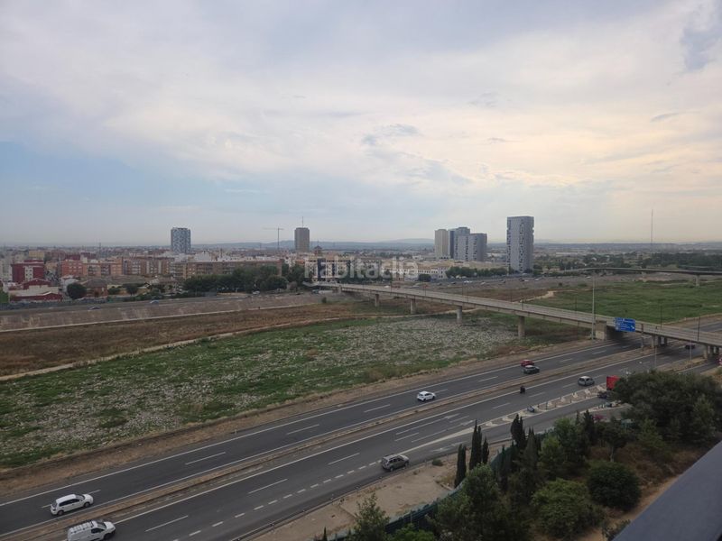 Foto cb1ecd78-5edc-4d4f-b79d-604322d14e40. Alquiler piso rafael lapesa melgar edificio valturia en Valencia