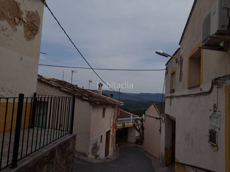 Foto e85397ac-60ba-4f9b-a58d-81d3a1a22f47. Casa a Cortes de Pallás