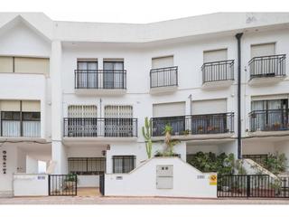 Maison jumelée à Buñol. Chalet adosado en venta en buñol