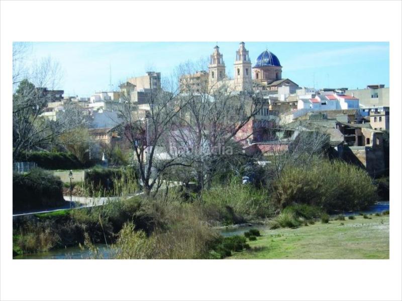 Foto a28e5b3d-c3fa-453e-b99d-05330b8d1922. Aparcament cotxe a Riba - roja de Túria