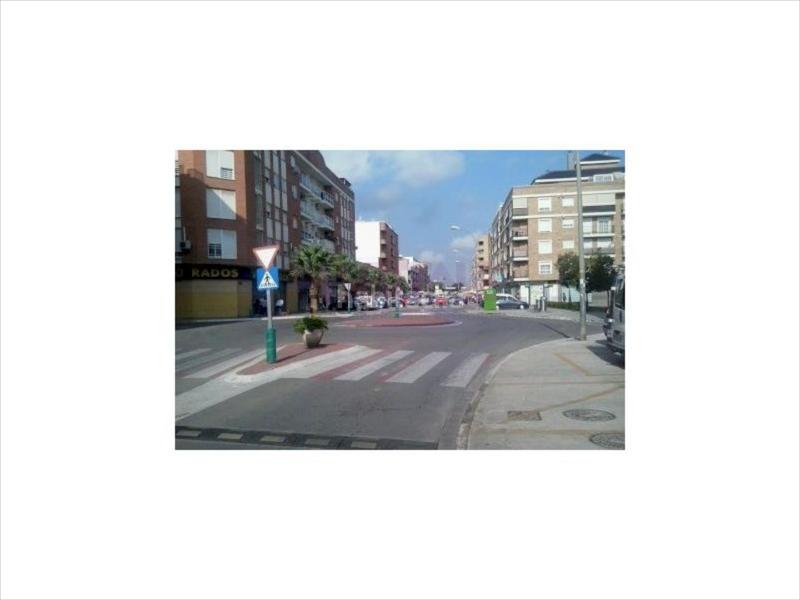 Foto ed4308b0-6442-4da9-8a61-3455fbb356fc. Aparcament cotxe a Riba - roja de Túria