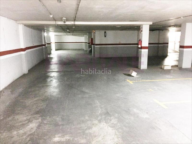 Foto f46fff7b-3a1c-4da4-bb2f-f5b68ee45a8a. Aparcament cotxe a Riba - roja de Túria