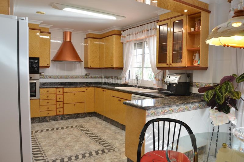 Foto 4880c696-43b2-4e2e-83ea-d35cac8e5390. Casa amb piscina a Riba - roja de Túria