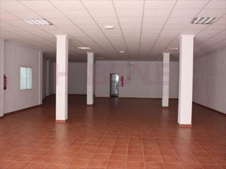 Business premise in Riba - roja de Túria. Local diáfano en la zona comercial de ribaroja, valencia.