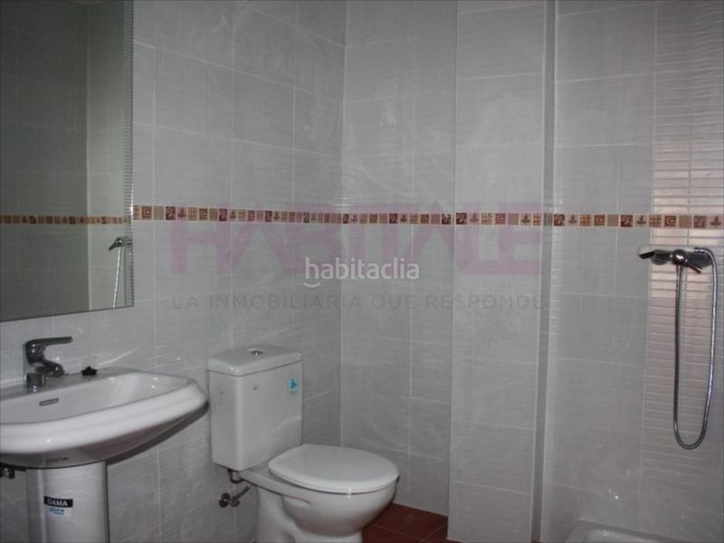Foto 8f97c4fb-a7eb-474b-b267-3a4d7f9748b9. Local comercial a Riba - roja de Túria