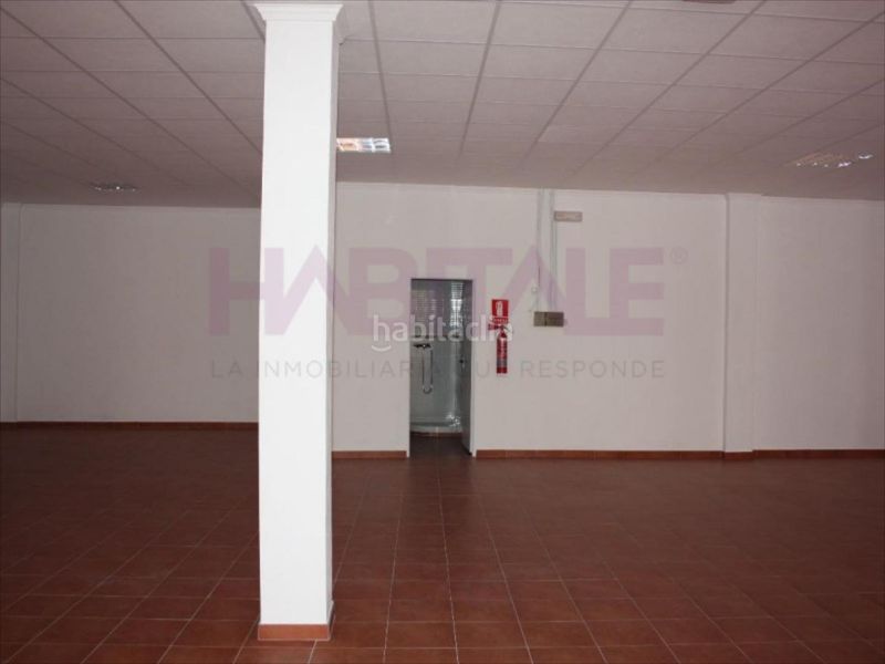 Foto a0b411f1-45e8-4511-99ef-4afea8e1d5c2. Local comercial a Riba - roja de Túria