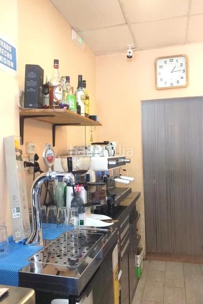 Foto b289584d-874e-41b0-aaa8-01d3354a8c1b. Alquiler local comercial traspaso de bar cafetería en funcionamiento con licencia de actividad.se encuentra en una de las mejores zonas de ribaroja.dispone en Riba - roja de Túria
