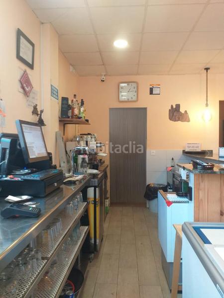 Foto f7b00c47-1fb5-4b8c-b1de-e0202054160e. Alquiler local comercial traspaso de bar cafetería en funcionamiento con licencia de actividad.se encuentra en una de las mejores zonas de ribaroja.dispone en Riba - roja de Túria