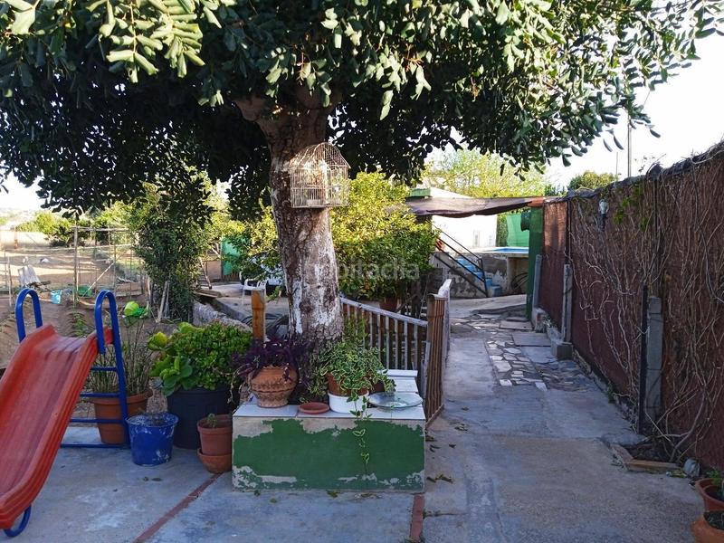 Foto 6c594198-ee60-4f79-972c-2cc6ee9d0ef5. Casa se vende casa de campo cerca del pueblo de ribaroja.dispone de 2 habitaciones y 1 bañoademas tambien dispone de nave auxiliar.1300 en Vilamarxant
