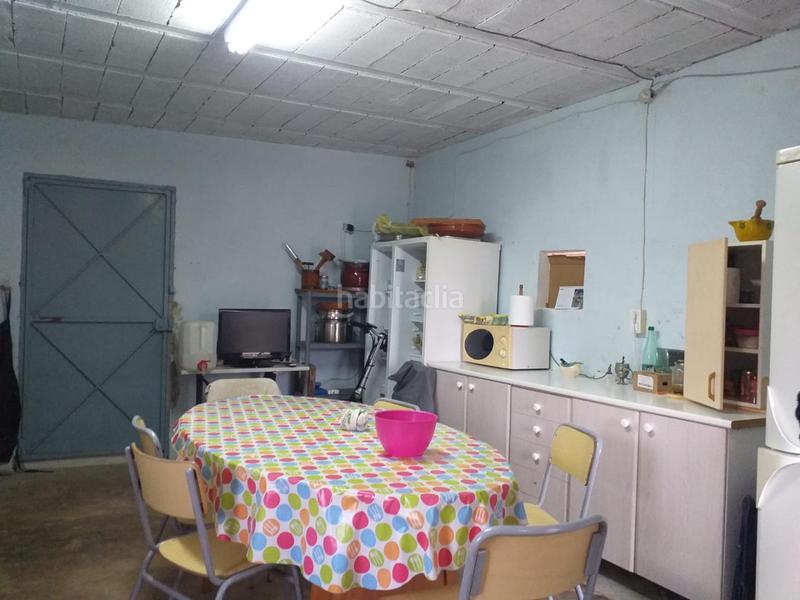Foto 9d1a6258-b0e7-4450-bb86-907eb662daf7. Casa se vende casa de campo cerca del pueblo de ribaroja.dispone de 2 habitaciones y 1 bañoademas tambien dispone de nave auxiliar.1300 en Vilamarxant
