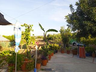 Casa a Vilamarxant. Se vende casa de campo cerca del pueblo de ribaroja.dispone de 2