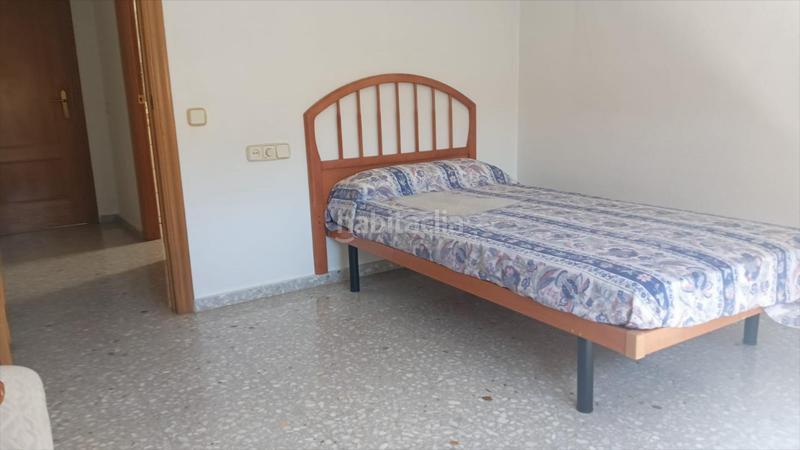 Foto 65f17934-b2d8-4104-a840-7fdc025e4d9a. Casa aparellada a Riba - roja de Túria