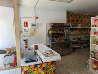 Lloguer Local Comercial a Riba - roja de Túria. Se traspasa fruteria en funcionamiento, posibilidad de pirotecni