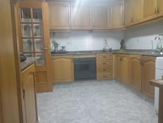 Apartament a Centro. Piso en xirivella de grandes dimensiones.4 habitaciones  2 baños