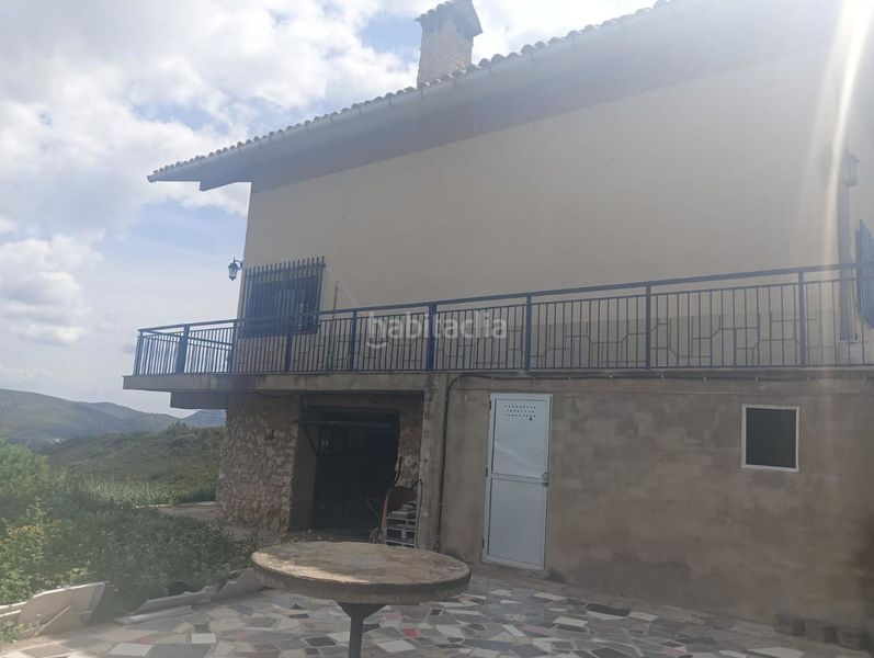 Foto eef7ccc2-50eb-45bd-916e-c4c25089f026. Casa a Buñol