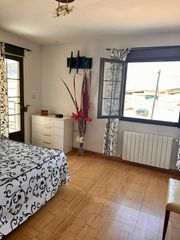 Towny house in Utiel. Se vende casa en las cuevas de utiel 420 m2 construidos, seminue