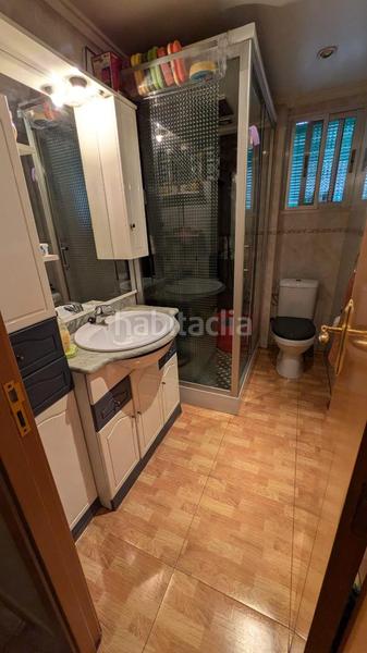 Foto 1df9b7f0-cb2e-47af-898f-ededb10dbb96. Piso se vende piso con ascensor y balcón en quart de poblet 3 habitaciones y 1 bañose encuentra situado cerca del metro y todos los ser en Riba - roja de Túria