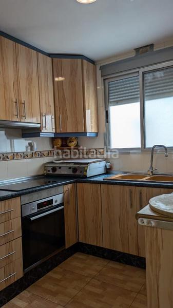 Foto 2635c92b-c368-4162-822a-4aa128a62abe. Piso se vende piso con ascensor y balcón en quart de poblet 3 habitaciones y 1 bañose encuentra situado cerca del metro y todos los ser en Riba - roja de Túria